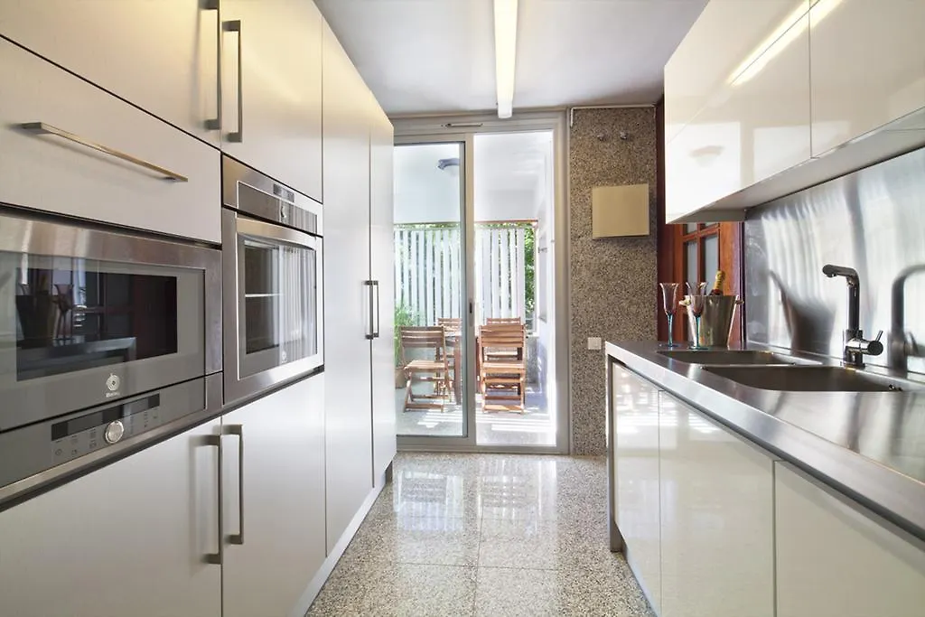 Apartment Barcelona Rentals - Classic Bonanova Apartment