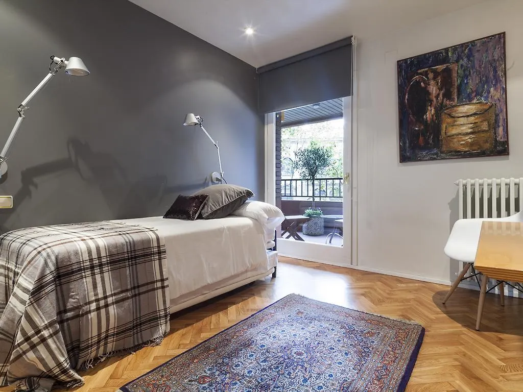 Apartment Barcelona Rentals - Classic Bonanova Apartment