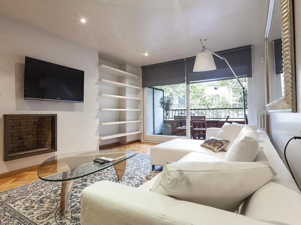 Apartment Barcelona Rentals - Classic Bonanova Apartment